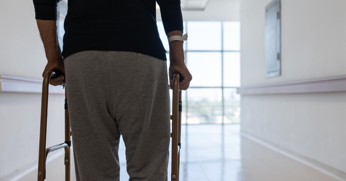 Knee replacement surgeon in lucknow